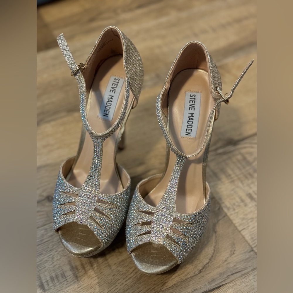 Steve Madden heels size 6